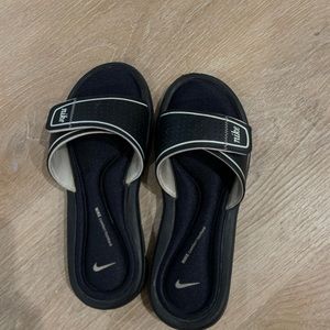 Nike slides
